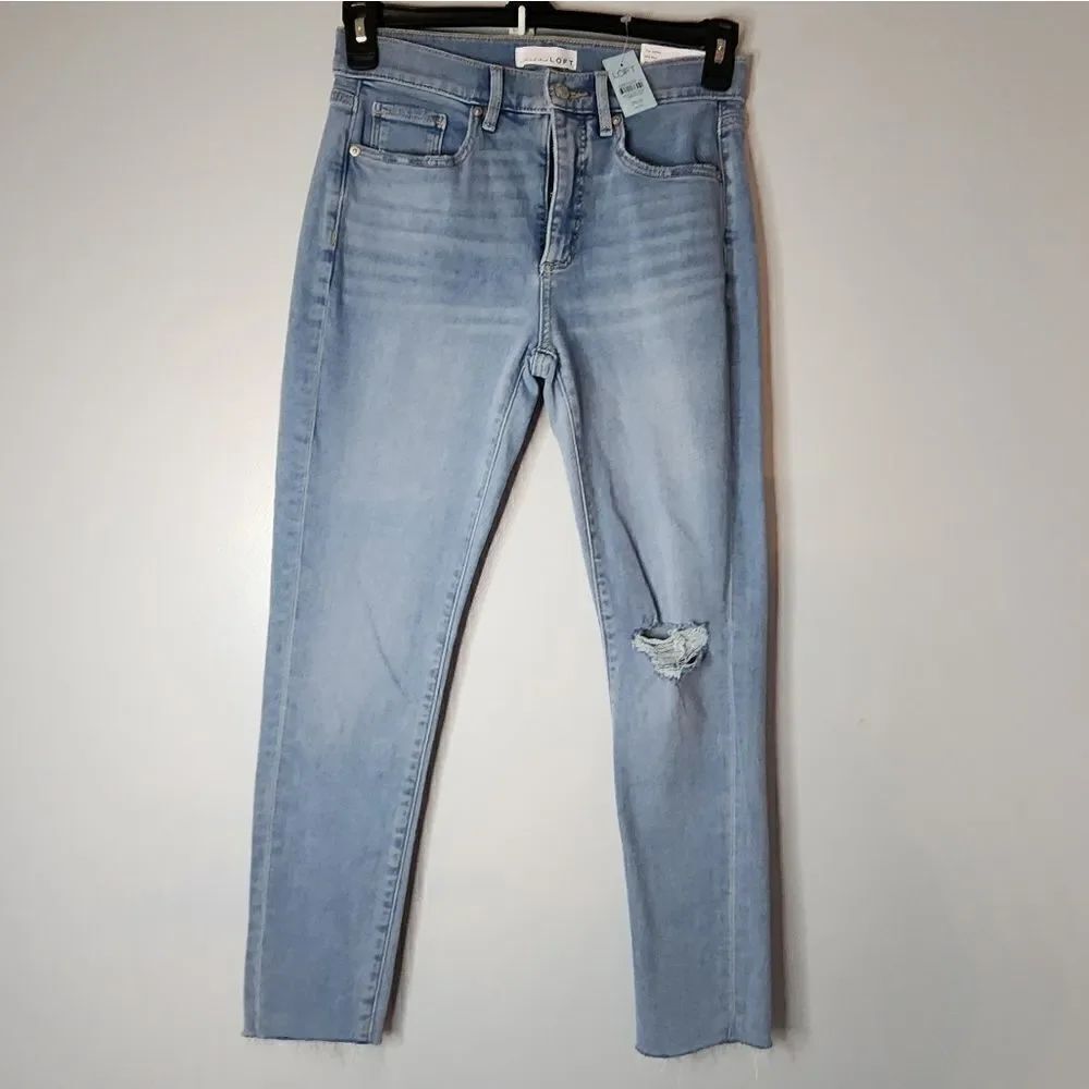 LOFT Petite New Curvy Frayed Mid Rise Skinny Jeans Light Indigo Wash Size 29